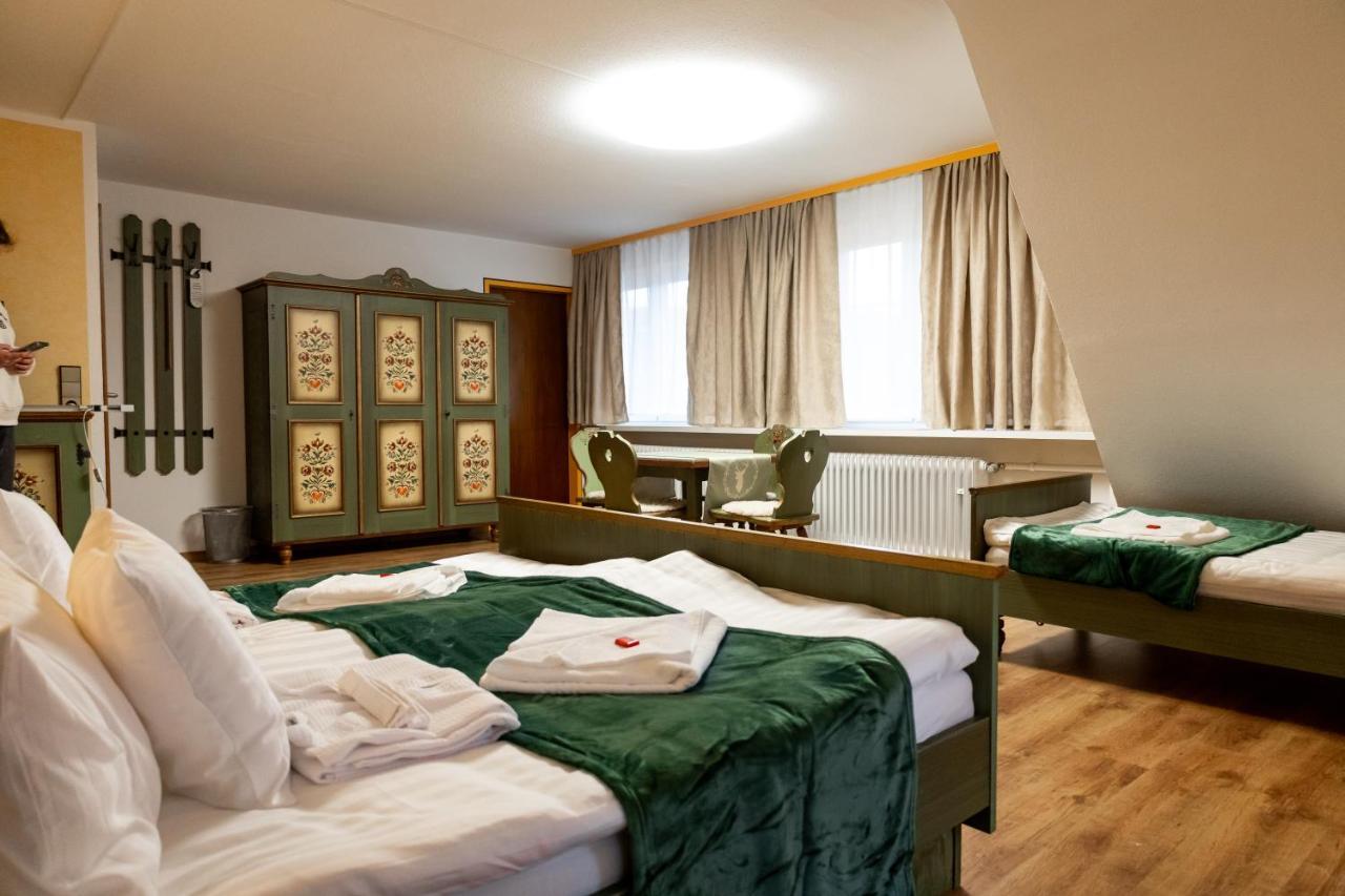 Hotel Zum See, Titisee Экстерьер фото