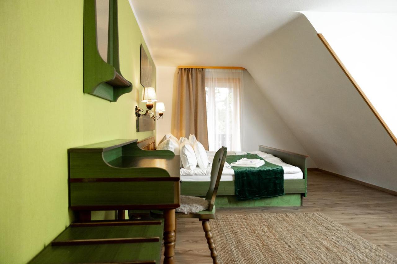 Hotel Zum See, Titisee Экстерьер фото