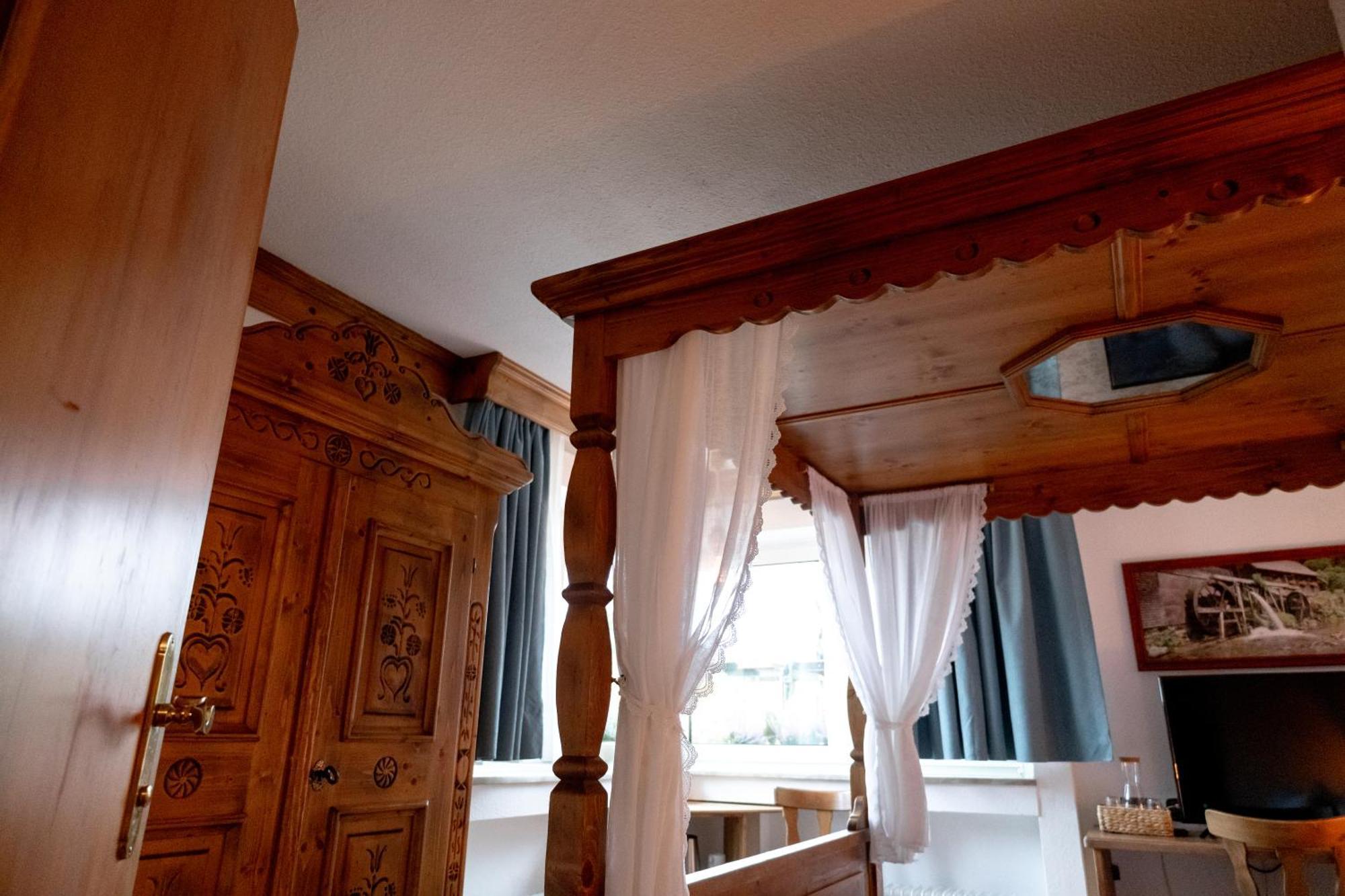 Hotel Zum See, Titisee Экстерьер фото