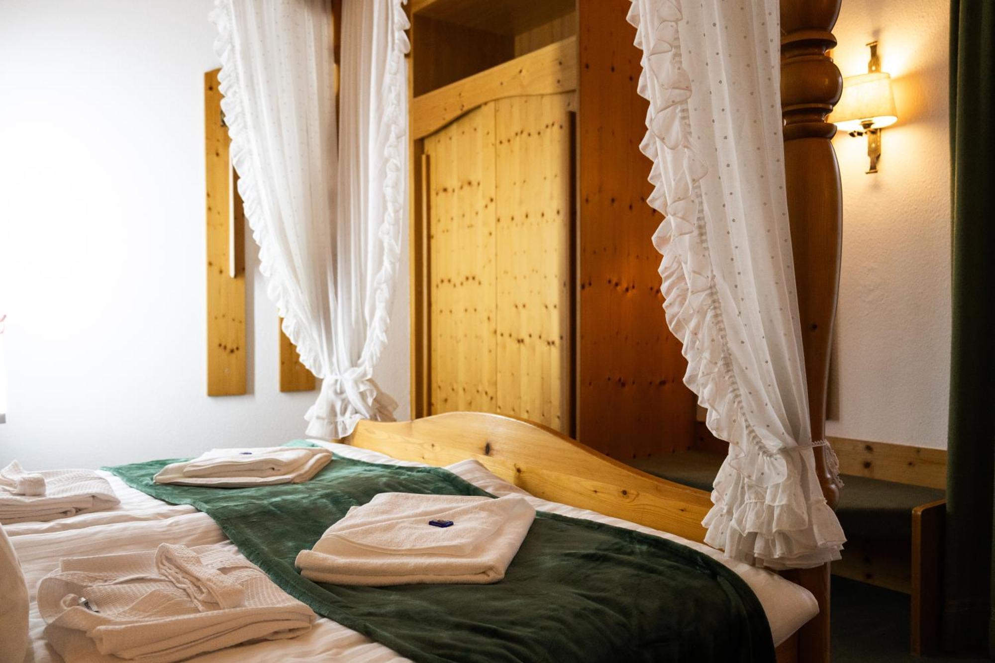 Hotel Zum See, Titisee Экстерьер фото