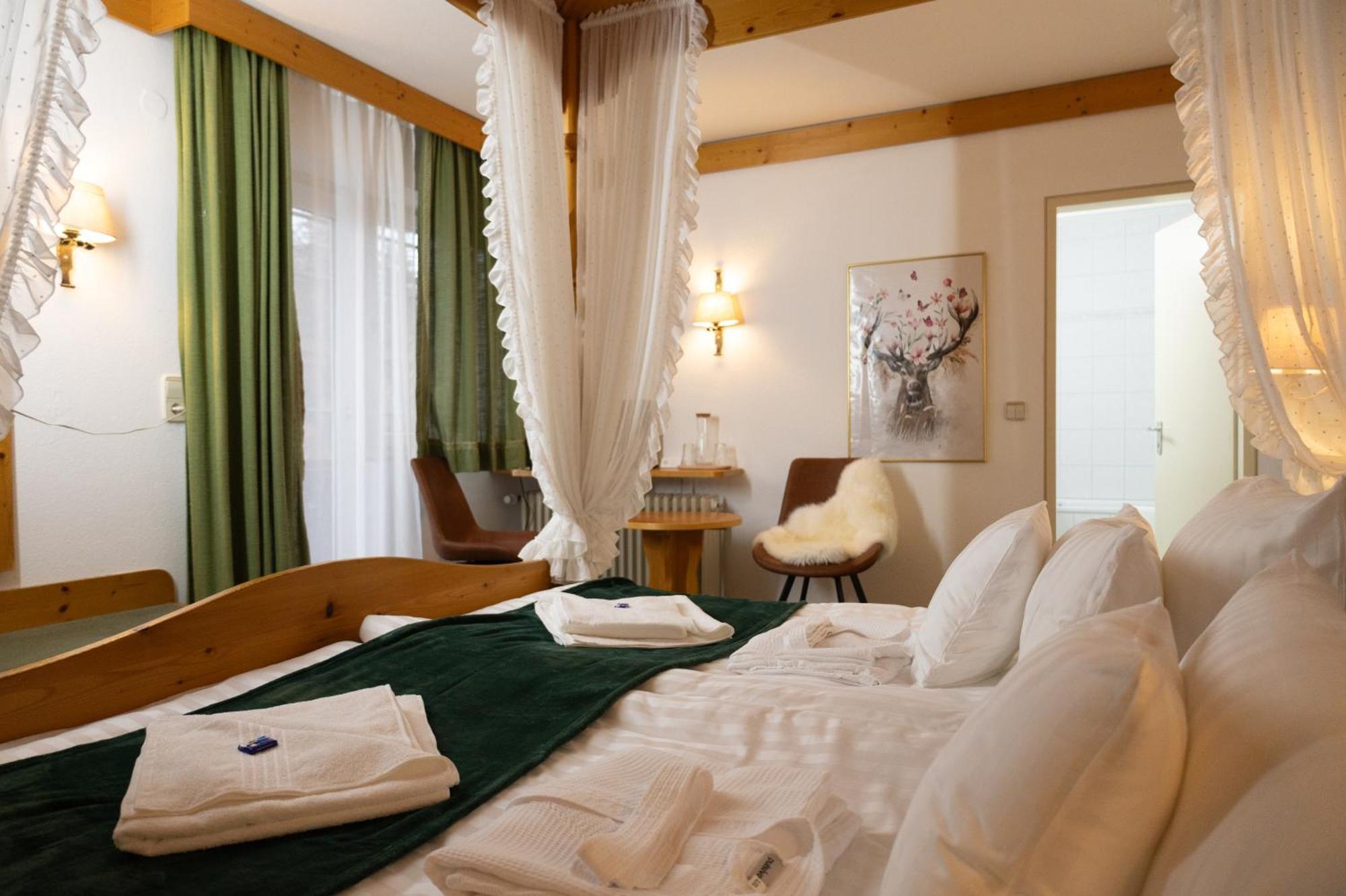 Hotel Zum See, Titisee Экстерьер фото