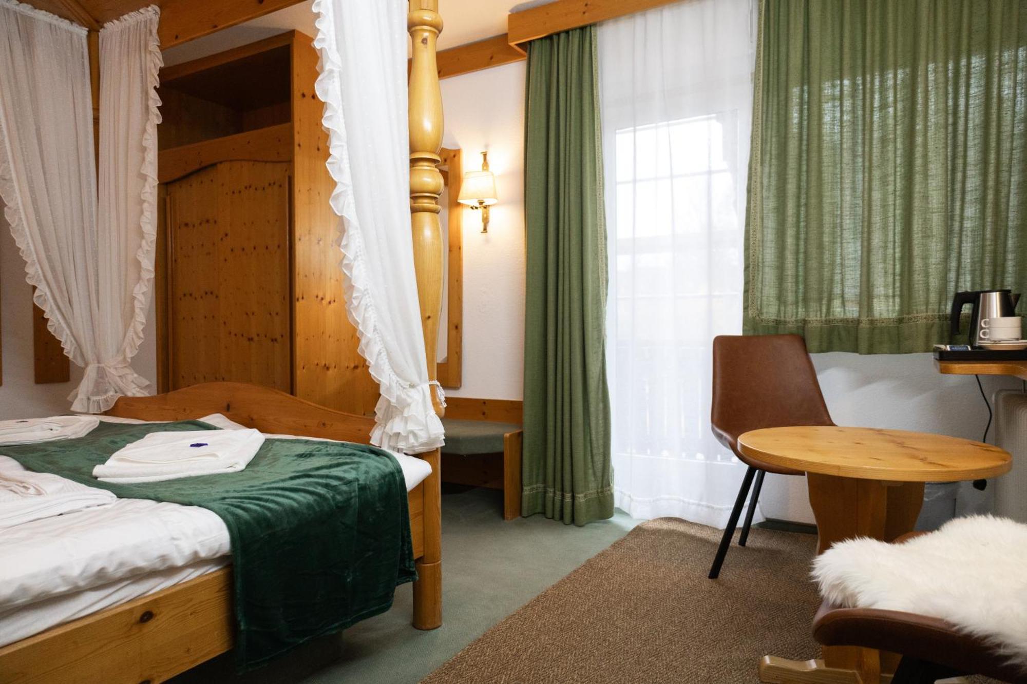 Hotel Zum See, Titisee Экстерьер фото