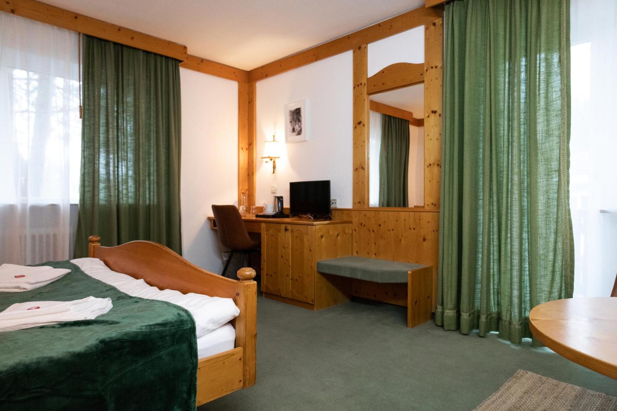 Hotel Zum See, Titisee Экстерьер фото