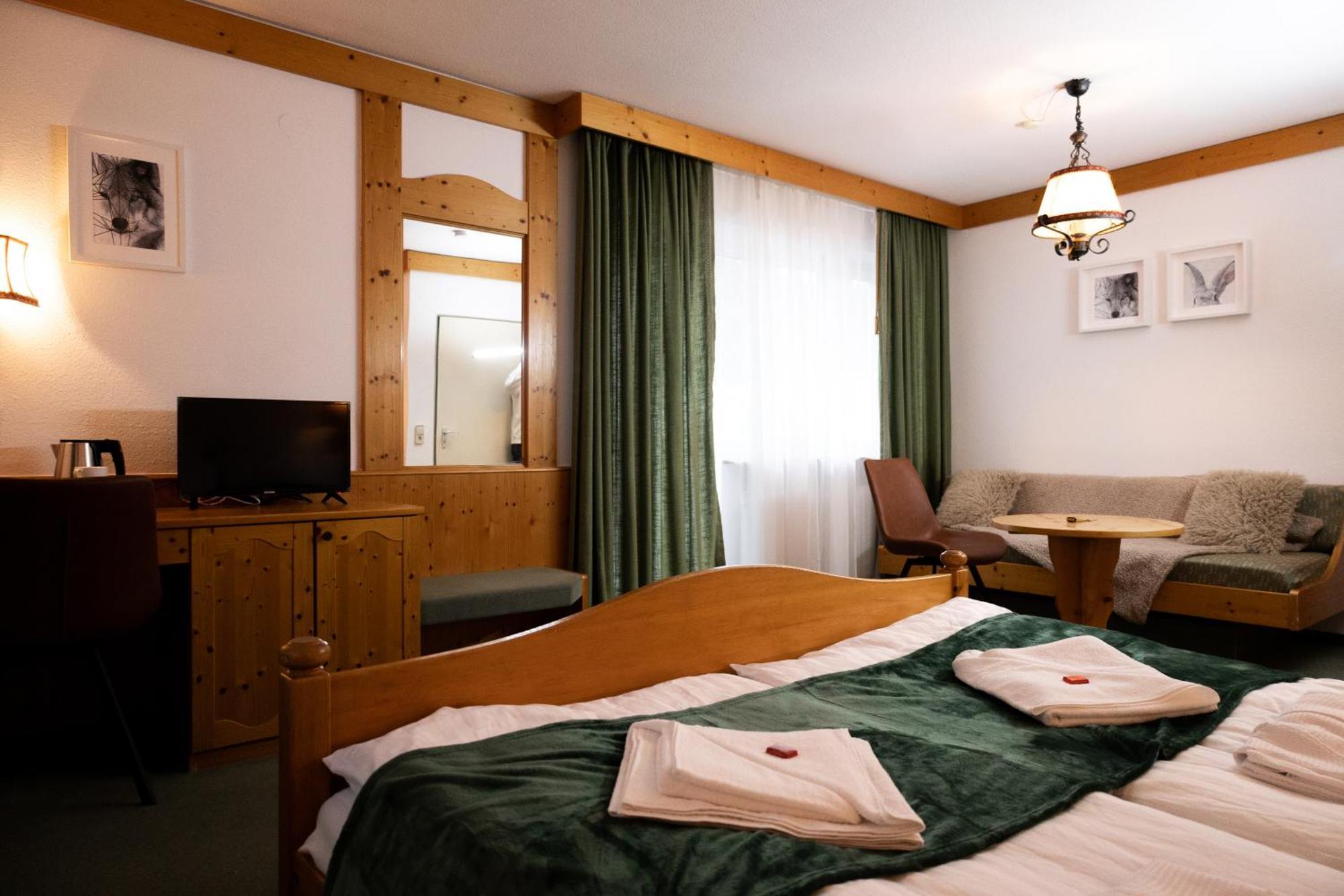 Hotel Zum See, Titisee Экстерьер фото