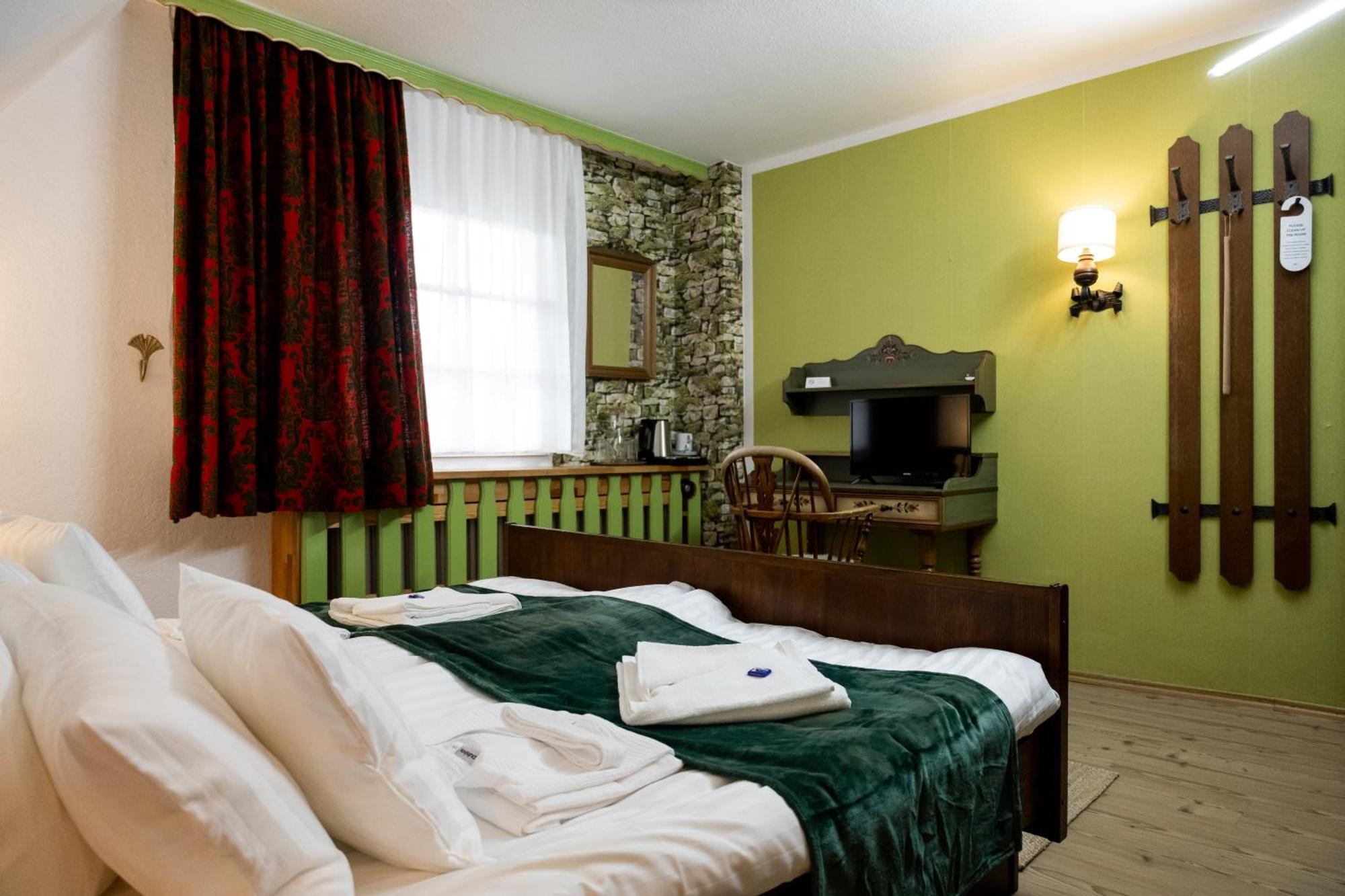 Hotel Zum See, Titisee Экстерьер фото
