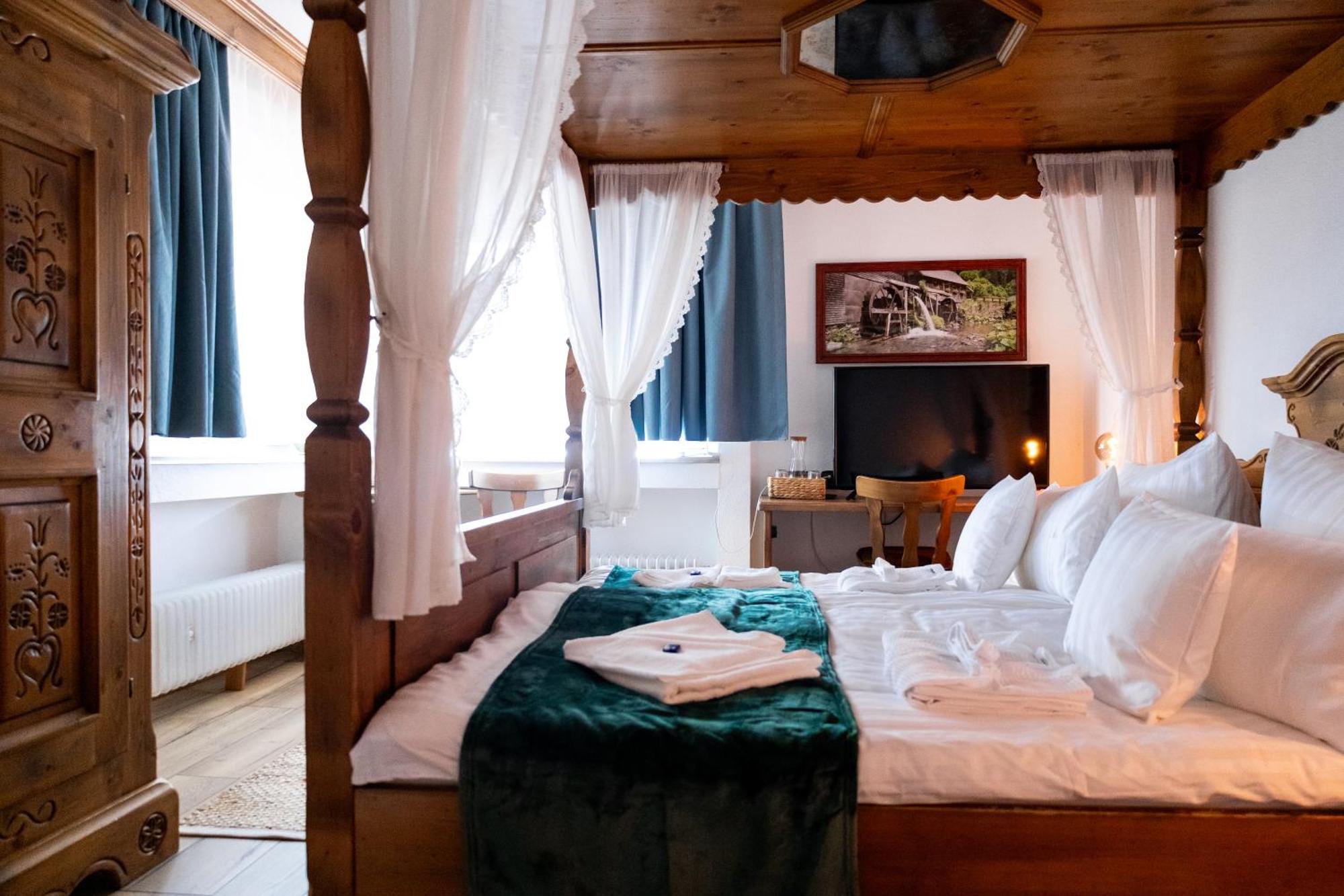 Hotel Zum See, Titisee Экстерьер фото