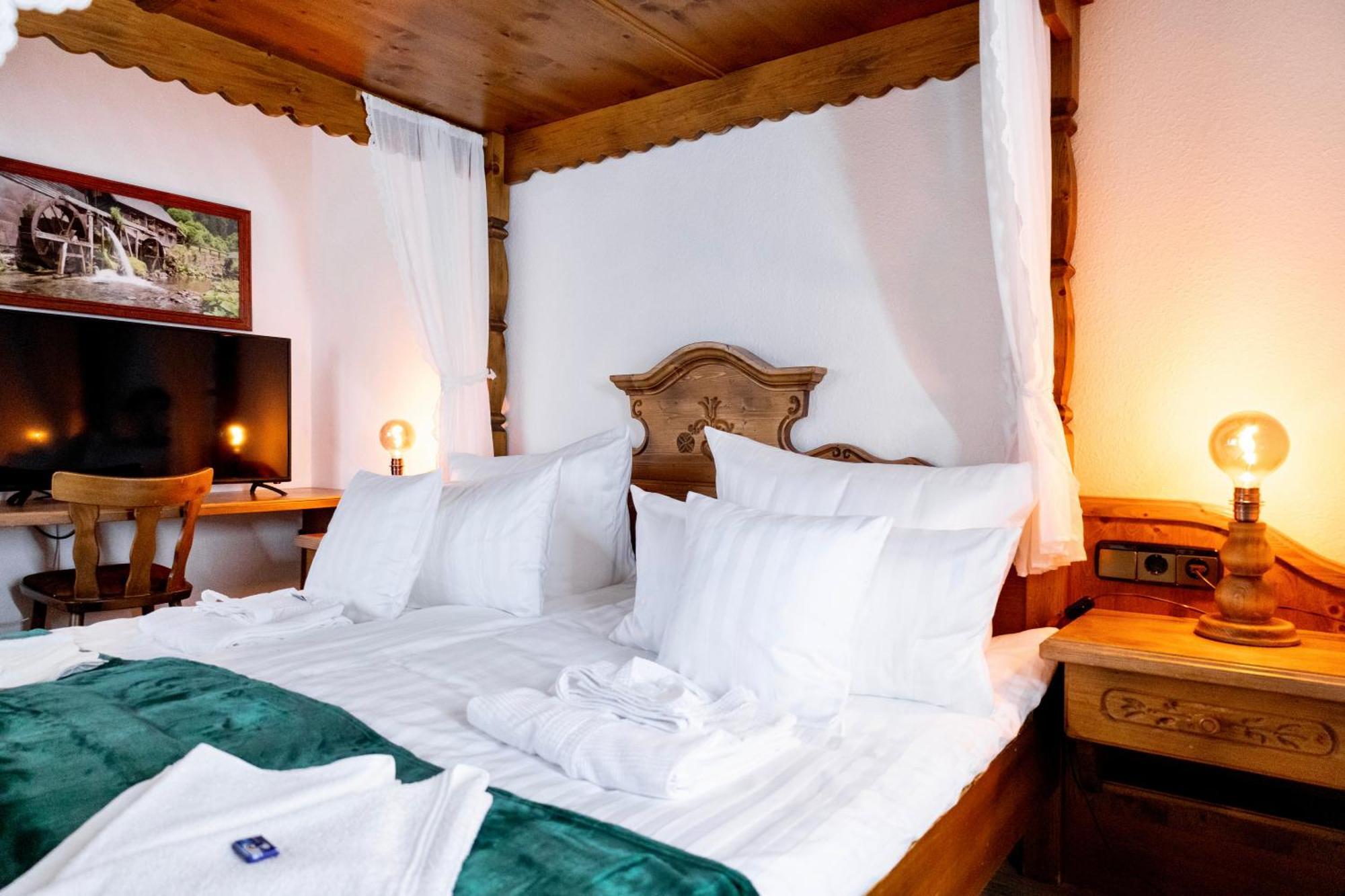 Hotel Zum See, Titisee Экстерьер фото