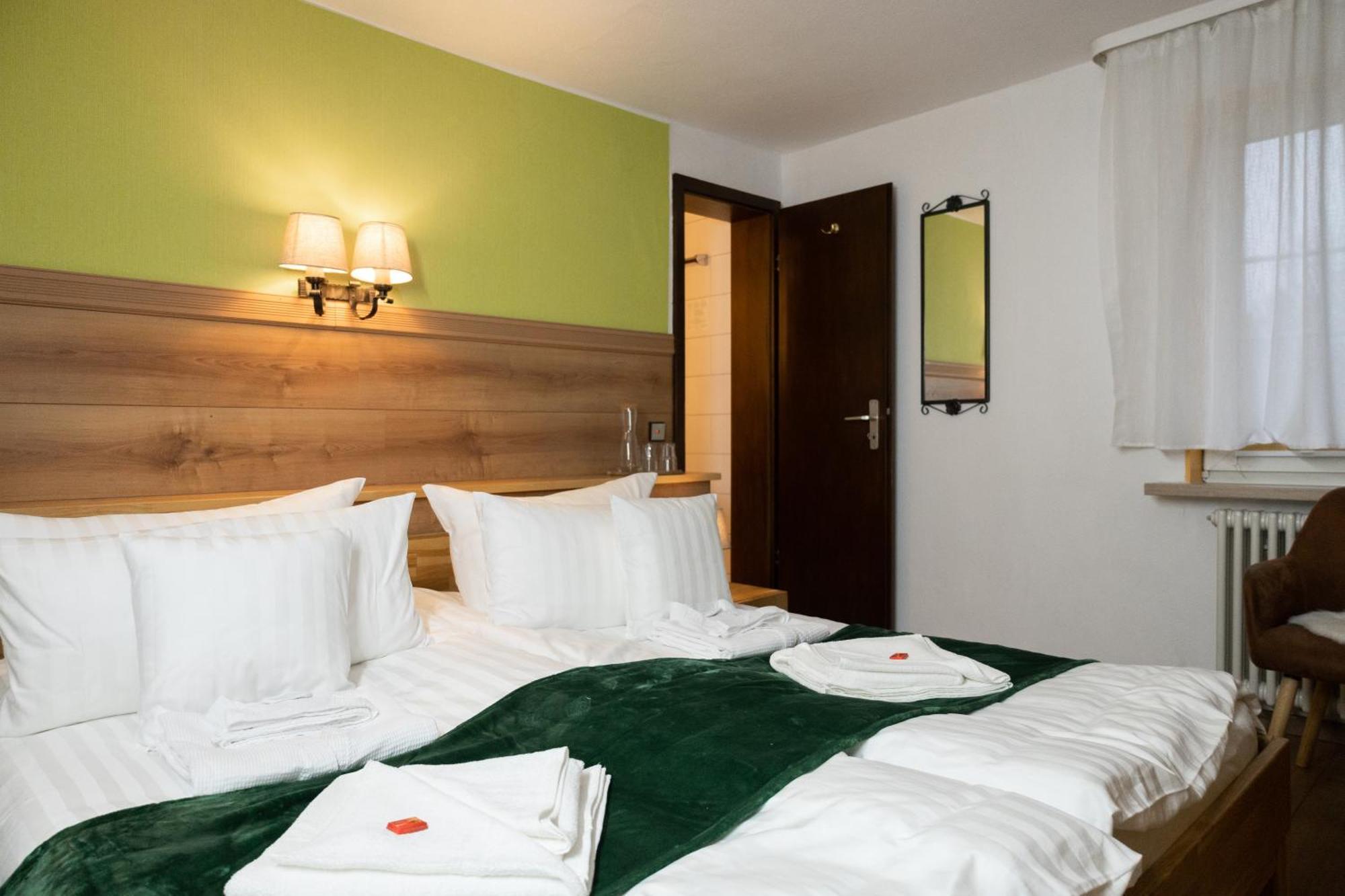 Hotel Zum See, Titisee Экстерьер фото