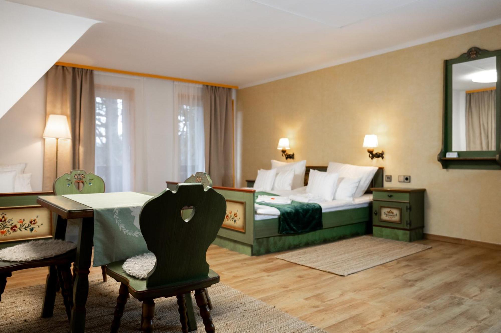Hotel Zum See, Titisee Экстерьер фото